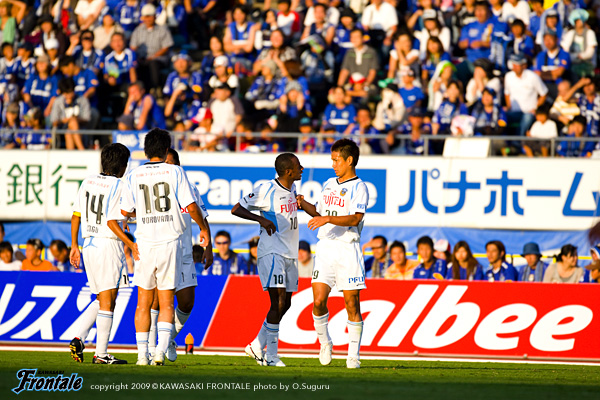 ジュニーニョ選手と谷口選手