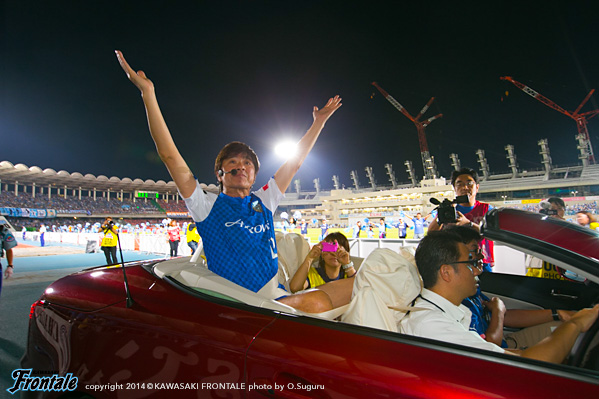 市制記念試合イベントの目玉、西城秀樹さん登場！